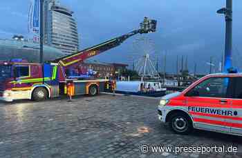 FW Bremerhaven: Frau von zwei Touristen aus Wasser gerettet