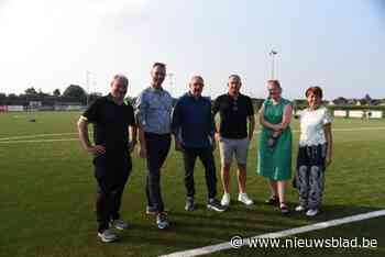 KSK Grembergen neemt nieuw kunstgrasterrein officieel in gebruik: “Nu moeten we bij regenweer geen matchen meer afgelasten”