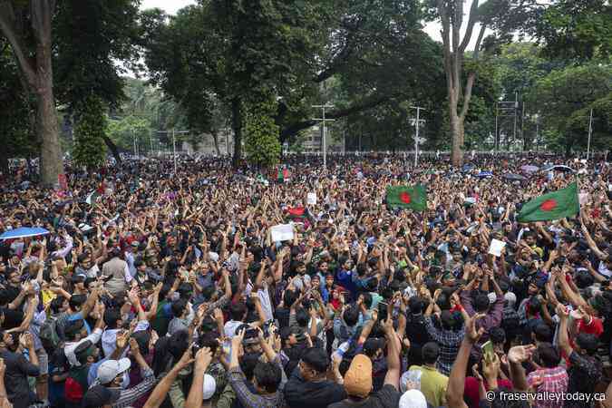 Violence in Bangladesh leaves many people dead, hundreds injured as protests continue