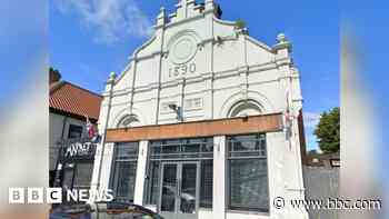 Former town hall to be converted into flats