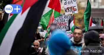 Hauptbahnhof Hannover: Pro-palästinensische Demonstranten huldigen getötetem Hamas-Chef