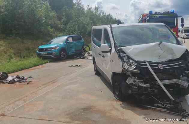 API-TH: Schwerer Verkehrsunfall auf der A4 mit acht teils schwer verletzten Personen, darunter drei Kinder