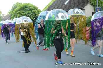 Originelle Kostüme sind beim Holskenball in Kirchlengern Trumpf