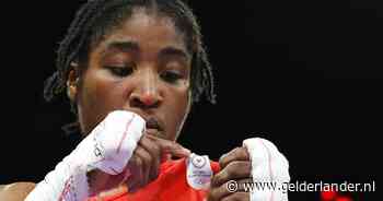 Boksster Cindy Ngamba schenkt olympisch vluchtelingenteam allereerste medaille ooit