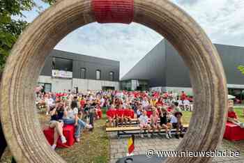 Supporters zien op groot scherm bij Gym Izegem clublid Glen Cuyle naast olympische medaille grijpen: “Voor ons blijft hij een held”