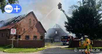 Großbrand auf Pferdehof in Burgdorf: Feuerwehr 24 Stunden im Einsatz