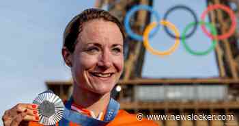 Zilveren Marianne Vos laat een traan: ‘Ik sta hier wel mooi onder de Eiffeltoren met een plak’