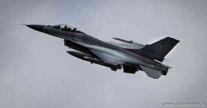 Ukraine feiert Ankunft der ersten F-16-Kampfjets