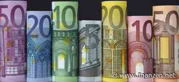 Devisen: Euro legt deutlich zu - Sorgen um US-Wirtschaft belasten Dollar