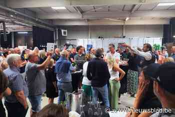 Eerste kunstveiling van Mechelse galerie Merged brengt duizenden euro op voor Kom op tegen Kanker: “Dit smaakt zeker naar meer”