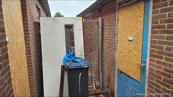 Lelystad - Bewoner kalm na explosie bij zijn woning: "We kunnen er nog gewoon in"