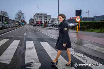 Ze zit in dezelfde positie als Rutten, maar Lydia Peeters blijft wel aan als minister, tot de allerlaatste dag