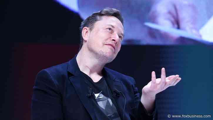 Elon Musk says Fed 'foolish' for not cutting interest rates yet