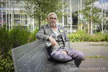 David (60) wil LGBTQAI+-vriendelijke serviceflats oprichten: “Mensen strijden jaren om uit de kast te komen om er op het einde terug in te kruipen”