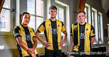 Vitesse heeft een nieuw shirt: ‘Met een knipoog naar het verleden’