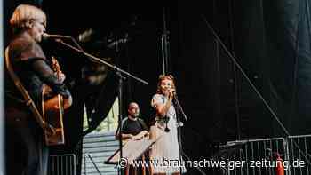 Braunschweig: „Fette Duette“ auf ausverkaufter Freundschaftsbühne