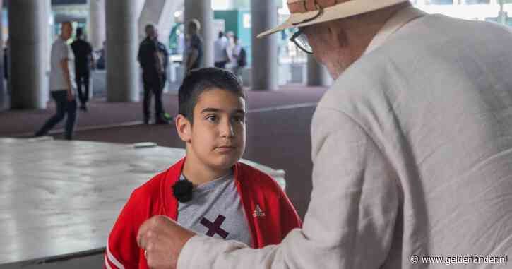 Mikael (11) met moeder uit azc gehaald om dreigende uitzetting: ‘Ik probeer er niet over na te denken’