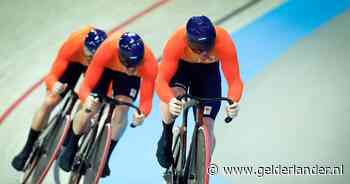 Baanwielrenners beginnen teamsprint met olympisch record