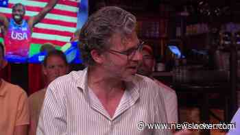 Café Charbon wordt stil wanneer Erik Dijkstra vertelt over de winst van Noah Lyles