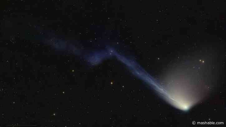 Comet caught strangely zigzagging its way through space