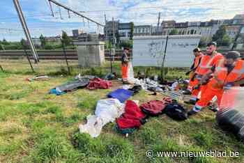 Politie houdt opruimactie slaapplaatsen aan Park Spoor Noord en Park Spoor Oost