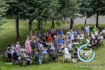 102-jarige Jos geniet mee van buurtfeest op het Anne Frankplein