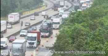 M25 delays in Hertfordshire to last until tonight after major oil spill