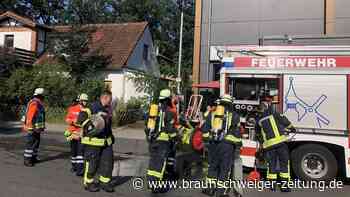 Angst um Menschen bei Feuer im Wohnhaus neben Gifhorner Rewe