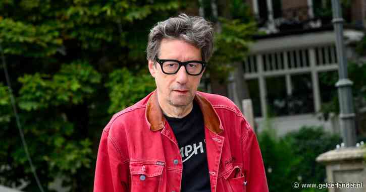 Joodse organisatie begint rechtszaak tegen Herman Brusselmans om column: ‘Zet aan tot moord’