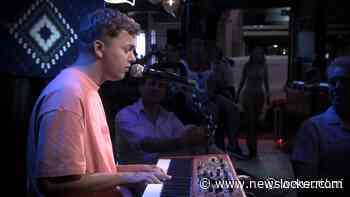 Flemming treedt op met zijn hit Paracetamollen