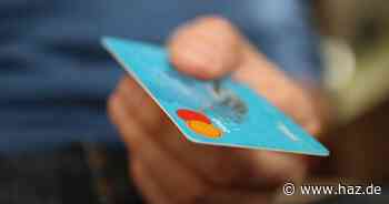 Hauptbahnhof Hannover: Frau vergisst Kreditkarte – Diebe gehen einkaufen