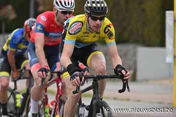 Brandweerman Frank (49) blaast straks vijftig kaarsjes uit, maar koerst nog steeds in het elitepeloton: “Pas als ik elke wedstrijd uit de wielen gereden word, gaat de fiets op stal”