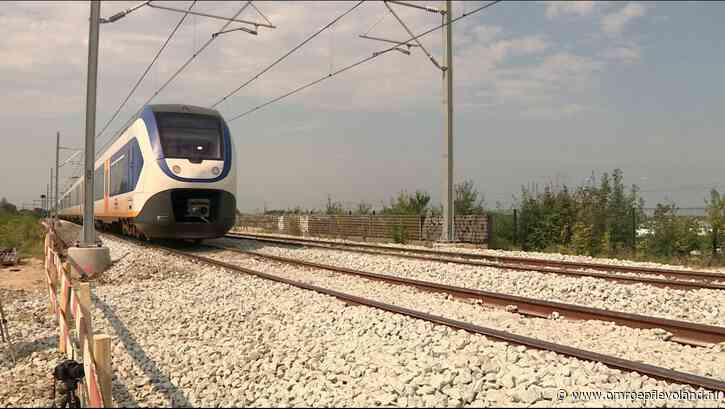 Almere - Problemen op spoor niet voor morgenochtend opgelost