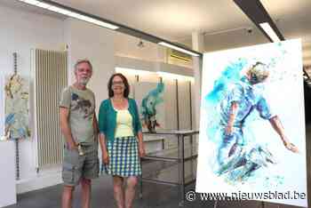 Voormalige kledingwinkel wordt pop-up kunstgalerie van Wim (56) en Ann (61): “We hadden geluk dat dit pand plots vrijkwam”