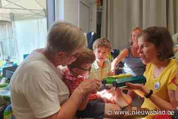 Genieten zonder woorden door muziek en donzige handschoenen: Sophie (38) geeft kinderen met beperking kamp om nooit te vergeten