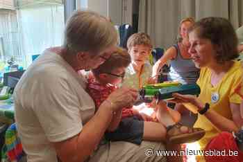 Genieten zonder woorden door muziek en donzige handschoenen: Sophie (38) geeft kinderen met beperking kamp om nooit te vergeten