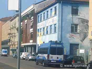 Gli okkupanti vogliono le ferie, la cacca della Senna e le Olimpiadi: quindi, oggi...