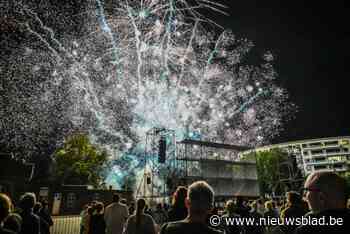 Theater op de Markt spectaculair van start, met zelfrijdende aquariumfiets en Chinees vuurwerk