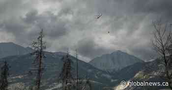 Jasper wildfire: Minister says smoke, wild weather pose challenge to air crews battling blaze