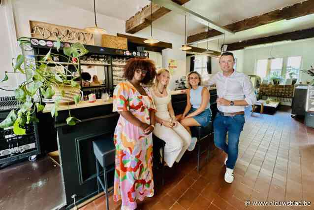 Shaday (20) en Catho (19) openen zomerpop-upbar met heel democratische prijzen: “2,50 euro voor een pintje en 3 euro voor een croque”