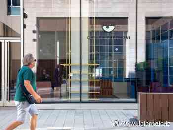 Luci spente e scaffali vuoti: Chiara Ferragni chiude il suo negozio di Milano