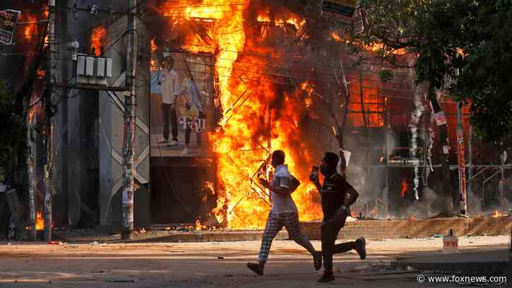State Department warns Americans to avoid travel to Bangladesh amid violent unrest