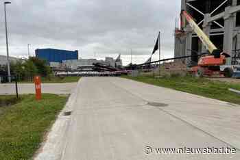 Kraanman (48) aan verwondingen overleden in ziekenhuis nadat bouwkraan omvalt