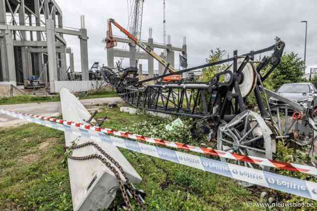 Kraanman (48) aan verwondingen overleden in ziekenhuis nadat bouwkraan omvalt