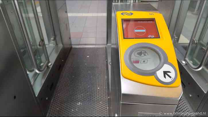 Lelystad - In- en uitchecken is niet mogelijk op station Lelystad, het wachten is op opening Burger King