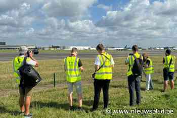 Twintig vliegtuigliefhebbers mogen op tarmac foto’s nemen tijdens zevende Spottersdag