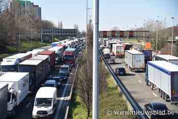 Lange files rond Antwerpen: avondspits al vroeg van start