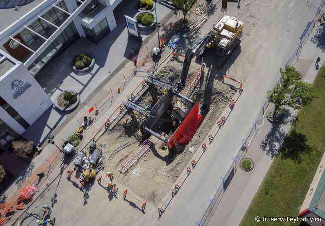 Calgary mayor says city considering replacing water pipe that ruptured