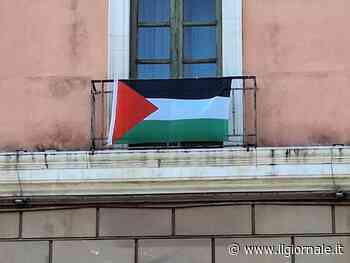 Bari, il sindaco Leccese espone la bandiera della Palestina: piovono critiche