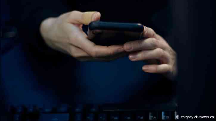 Calgary man, 22, charged after allegedly luring, sexually assaulting 14-year-old girl